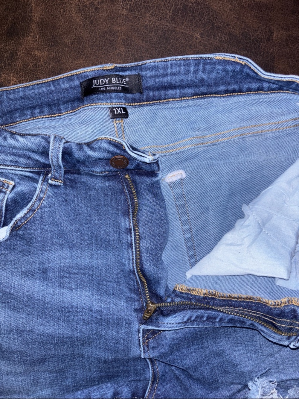 Judy Blue stretch denim cut off shorts - Picture 4 of 6